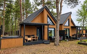 Domki letniskowe Leśne Spa Borsk nad Jeziorem Wdzydzkim BASEN SAUNA BALIA